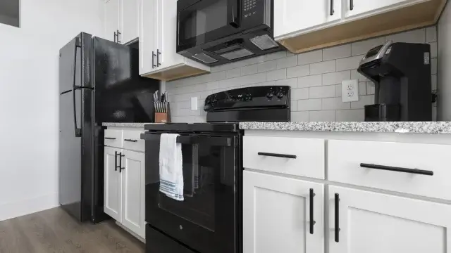 the henry charlotte nc apartments kitchen